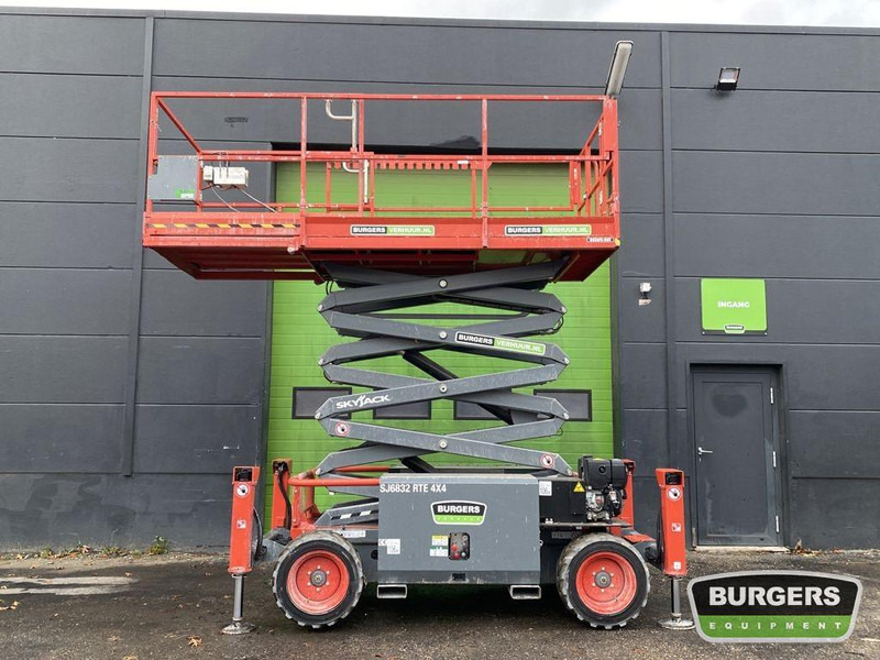 Skyjack SJ6832 RTE - Nacelle ciseaux: photos 1 Skyjack SJ6832 RTE - Nacelle ciseaux: photos 1