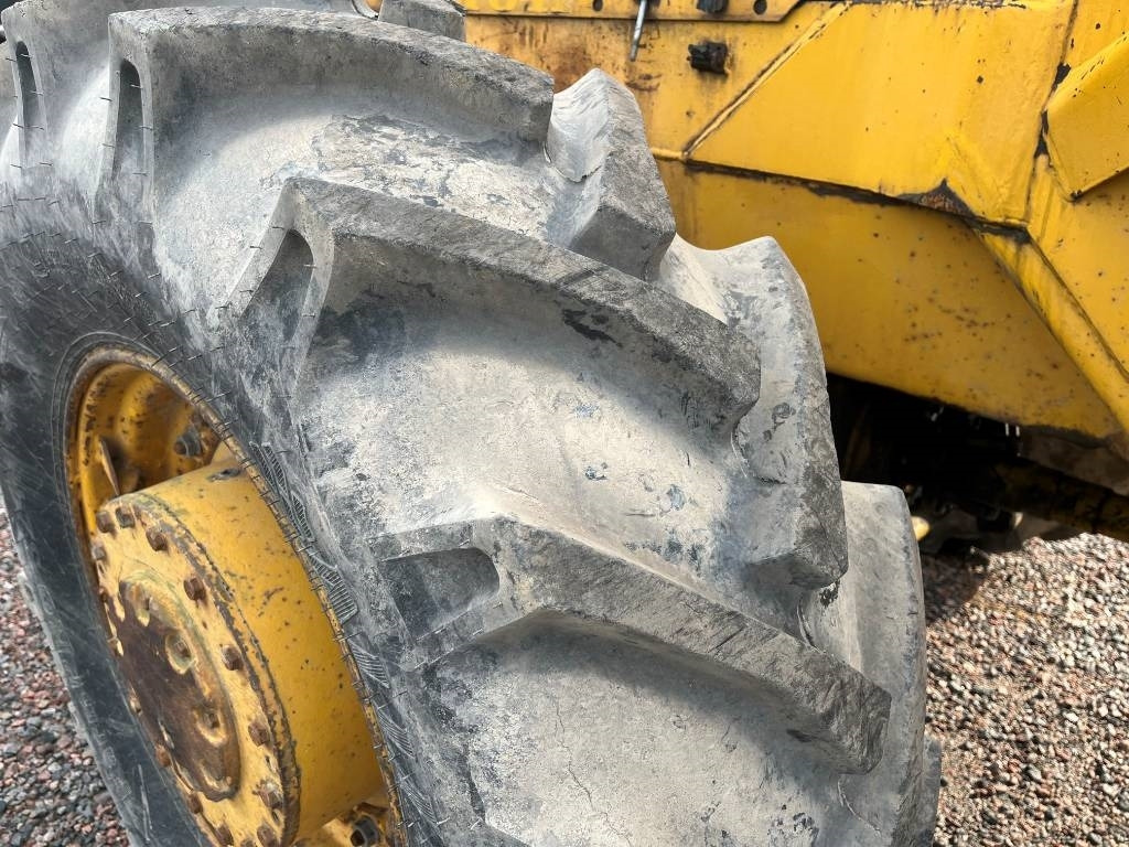 Alliance 18,4-30 14,9-24 till Volvo Bm 641 642 - Pneu pour Engins de chantier: photos 4 Alliance 18,4-30 14,9-24 till Volvo Bm 641 642 - Pneu pour Engins de chantier: photos 4