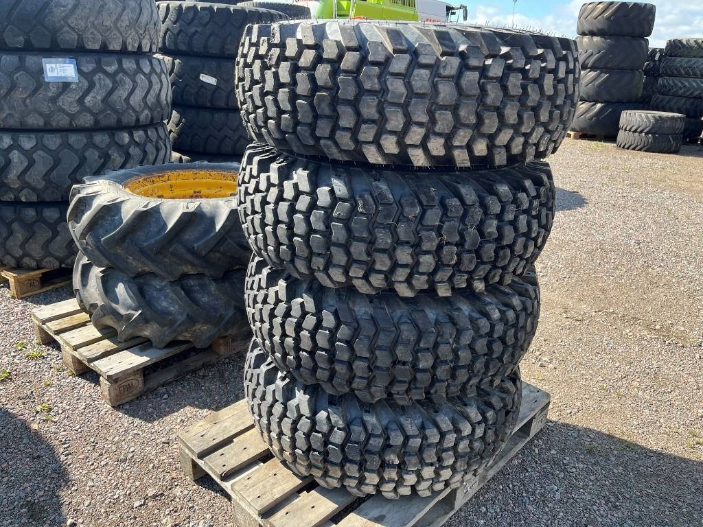 BKT 12,5/80-18 till Volvo L20 L25 - Pneu pour Engins de chantier: photos 4 BKT 12,5/80-18 till Volvo L20 L25 - Pneu pour Engins de chantier: photos 4