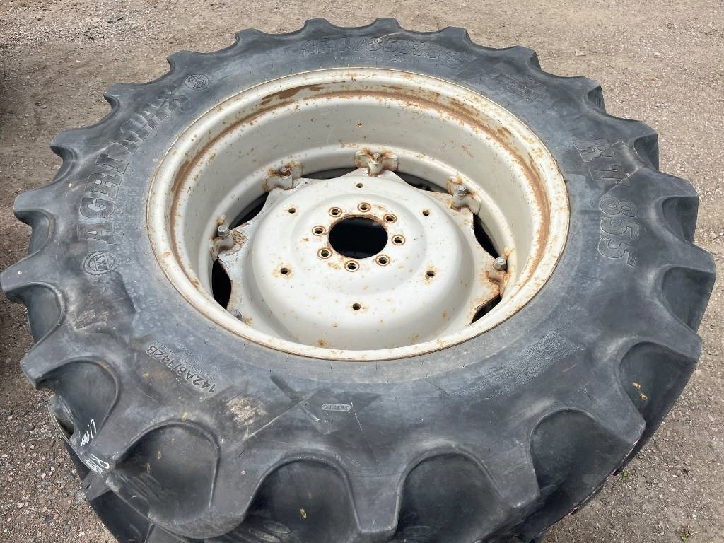 BKT 420/85R34 till MF 3060 3070 3050 - Pneu pour Machine agricole: photos 2 BKT 420/85R34 till MF 3060 3070 3050 - Pneu pour Machine agricole: photos 2