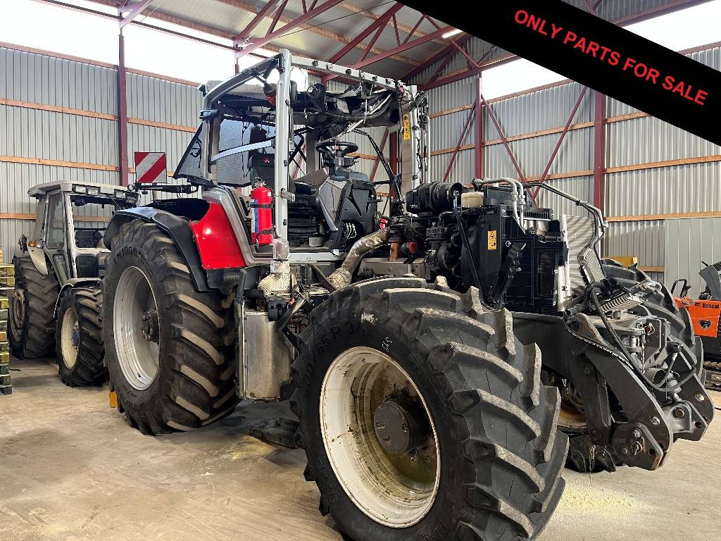 Massey Ferguson 8 S.305 Dismantled. Only spare parts - Tracteur agricole: photos 1 Massey Ferguson 8 S.305 Dismantled. Only spare parts - Tracteur agricole: photos 1