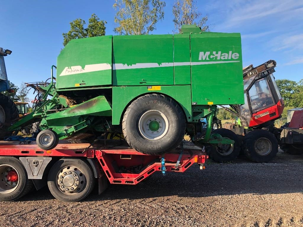 McHale Fusion 2 Dismantled: only spare parts - Presse à balles rondes: photos 1 McHale Fusion 2 Dismantled: only spare parts - Presse à balles rondes: photos 1