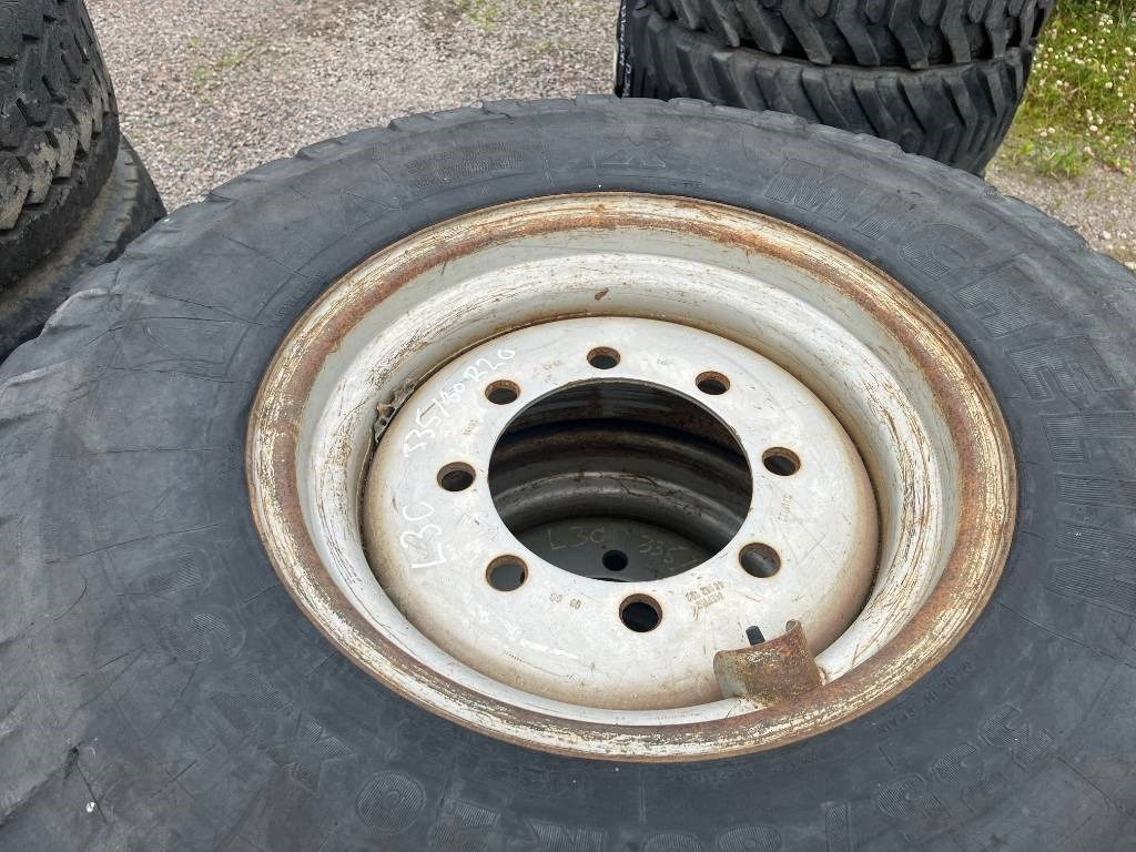 Michelin 335/80-20 till Volvo L30 Zettelmeyer - Pneu pour Engins de chantier: photos 4 Michelin 335/80-20 till Volvo L30 Zettelmeyer - Pneu pour Engins de chantier: photos 4