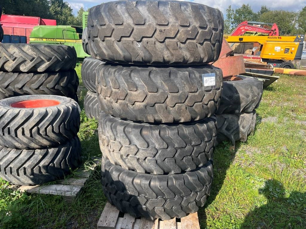 Mitas 405 70 R20 till Volvo L30 L35 - Pneu pour Engins de chantier: photos 4 Mitas 405 70 R20 till Volvo L30 L35 - Pneu pour Engins de chantier: photos 4
