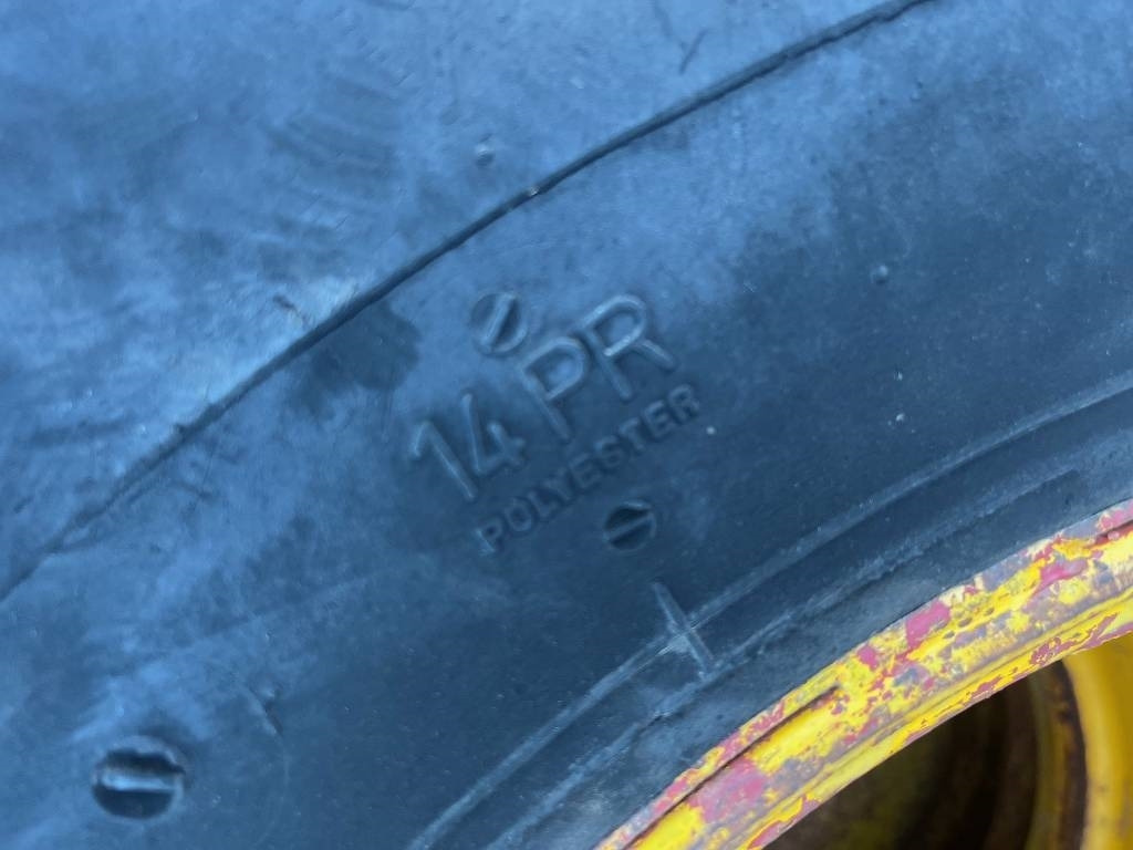 Nokian 18,4-34 14,9-24 till Volvo Bm 840 841 - Pneu pour Engins de chantier: photos 5 Nokian 18,4-34 14,9-24 till Volvo Bm 840 841 - Pneu pour Engins de chantier: photos 5