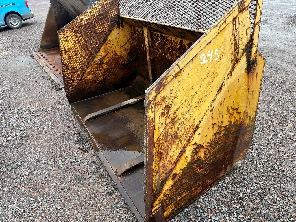 Snöskopa / Lättmatrialskopa Lilla Bm fästet - Godet pour Engins de chantier: photos 3 Snöskopa / Lättmatrialskopa Lilla Bm fästet - Godet pour Engins de chantier: photos 3