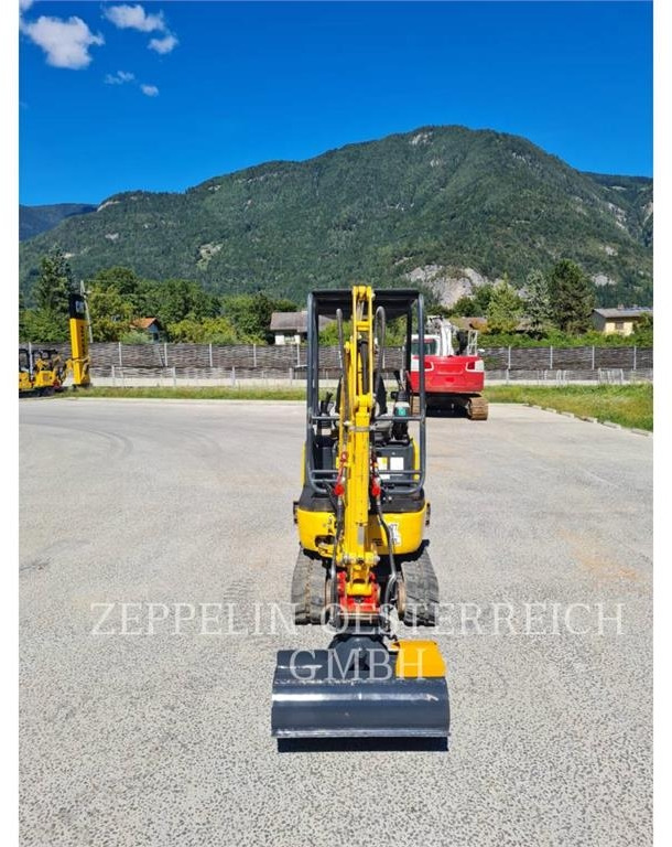 Komatsu PC14R HS - Pelle sur chenille: photos 5 Komatsu PC14R HS - Pelle sur chenille: photos 5