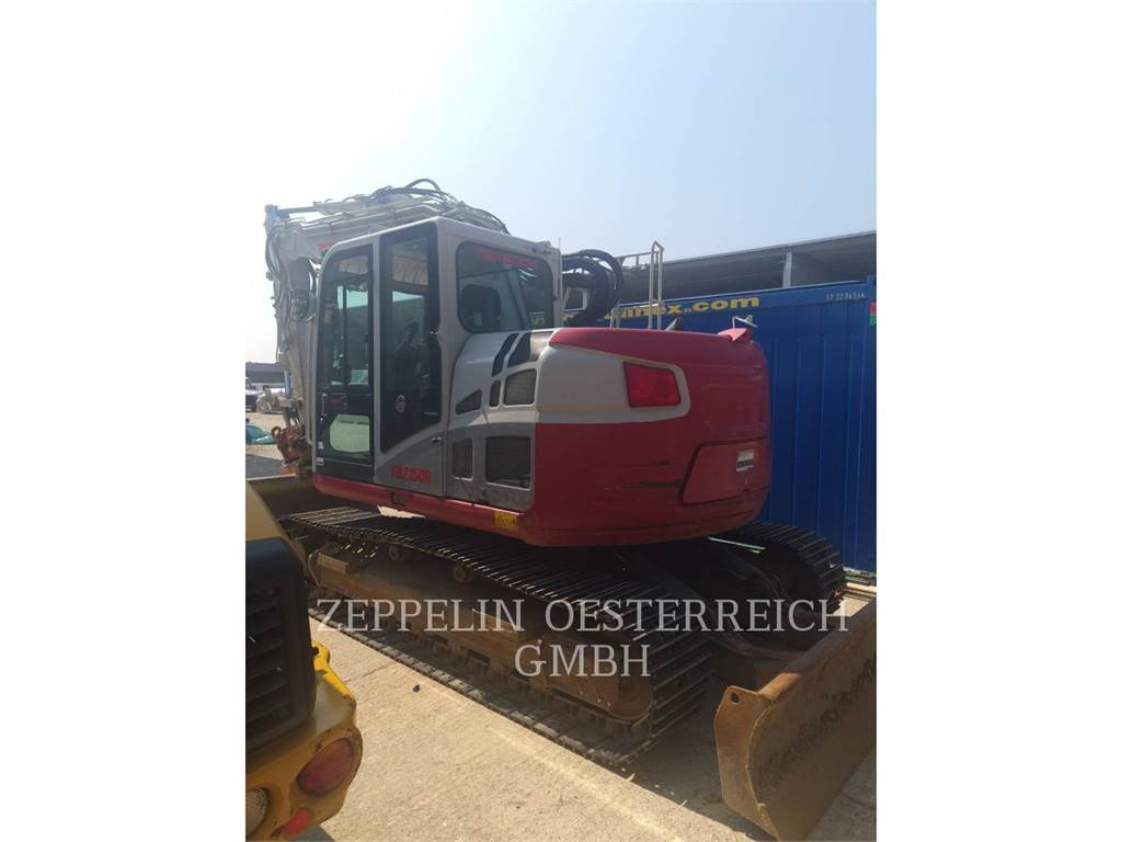 Takeuchi TB2150R - Pelle sur chenille: photos 4 Takeuchi TB2150R - Pelle sur chenille: photos 4