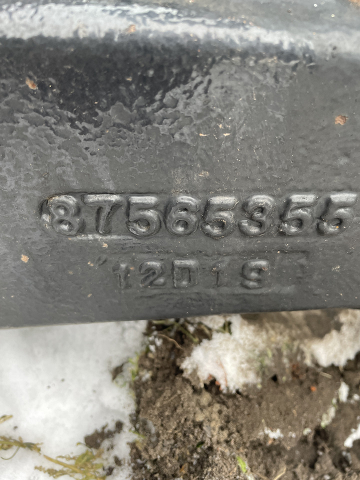 Case New Holland Carraro - obudowa mostu przedniego 87578776 87565355 - Essieu et pièces pour Machine agricole: photos 1 Case New Holland Carraro - obudowa mostu przedniego 87578776 87565355 - Essieu et pièces pour Machine agricole: photos 1