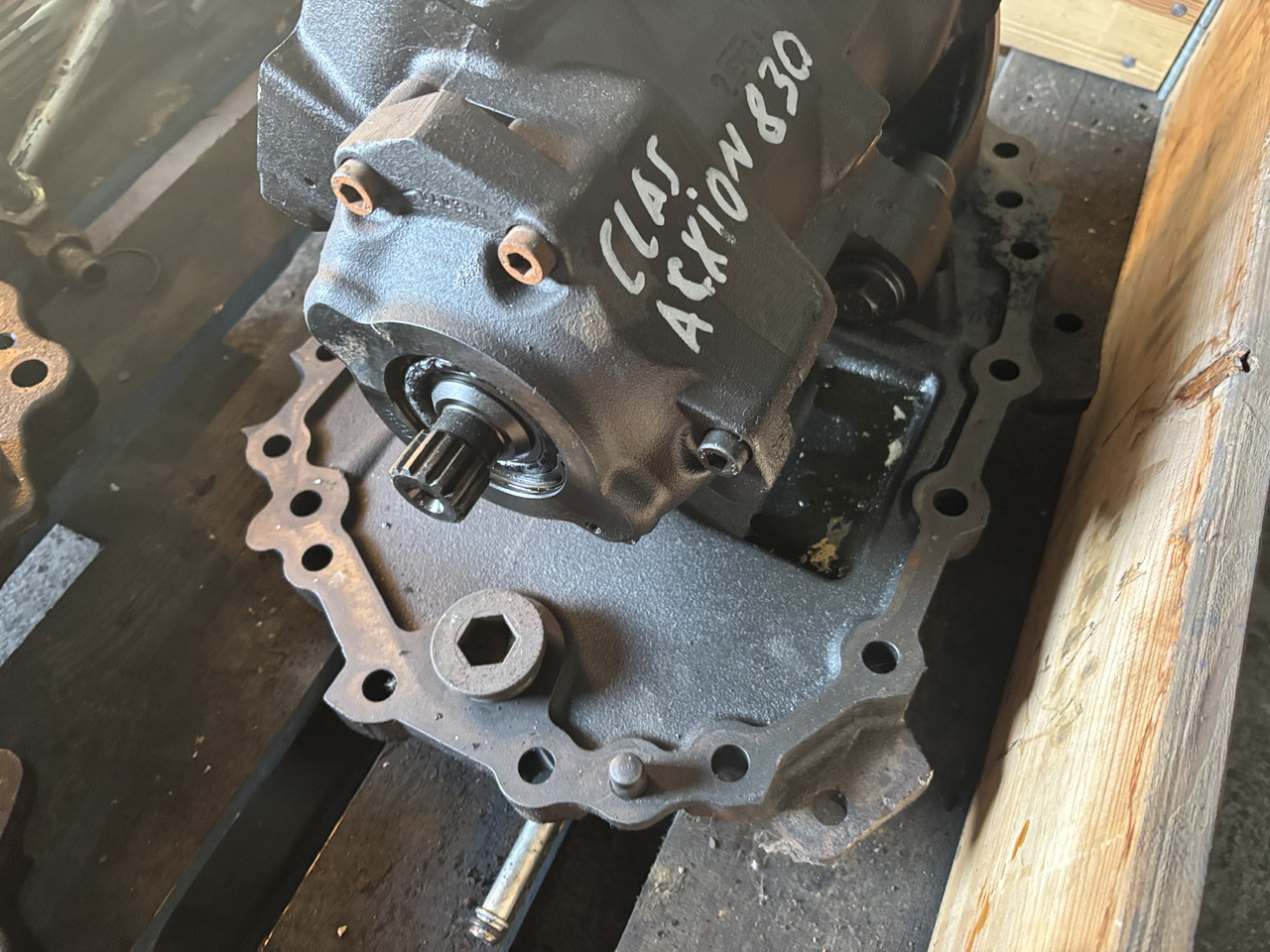 Claas AXION 830 CMATIC Pompa Jazdy Autopower REXROTH A40CTI045 10ML06Z600SAE00-S - Transmission pour Machine agricole: photos 2 Claas AXION 830 CMATIC Pompa Jazdy Autopower REXROTH A40CTI045 10ML06Z600SAE00-S - Transmission pour Machine agricole: photos 2