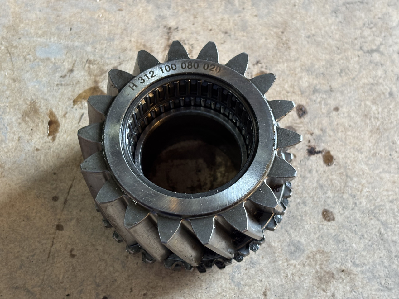 Fendt 307 308 309 310 311 312 Koło Zębate Walcowe 312100080020 - Transmission pour Machine agricole: photos 1 Fendt 307 308 309 310 311 312 Koło Zębate Walcowe 312100080020 - Transmission pour Machine agricole: photos 1