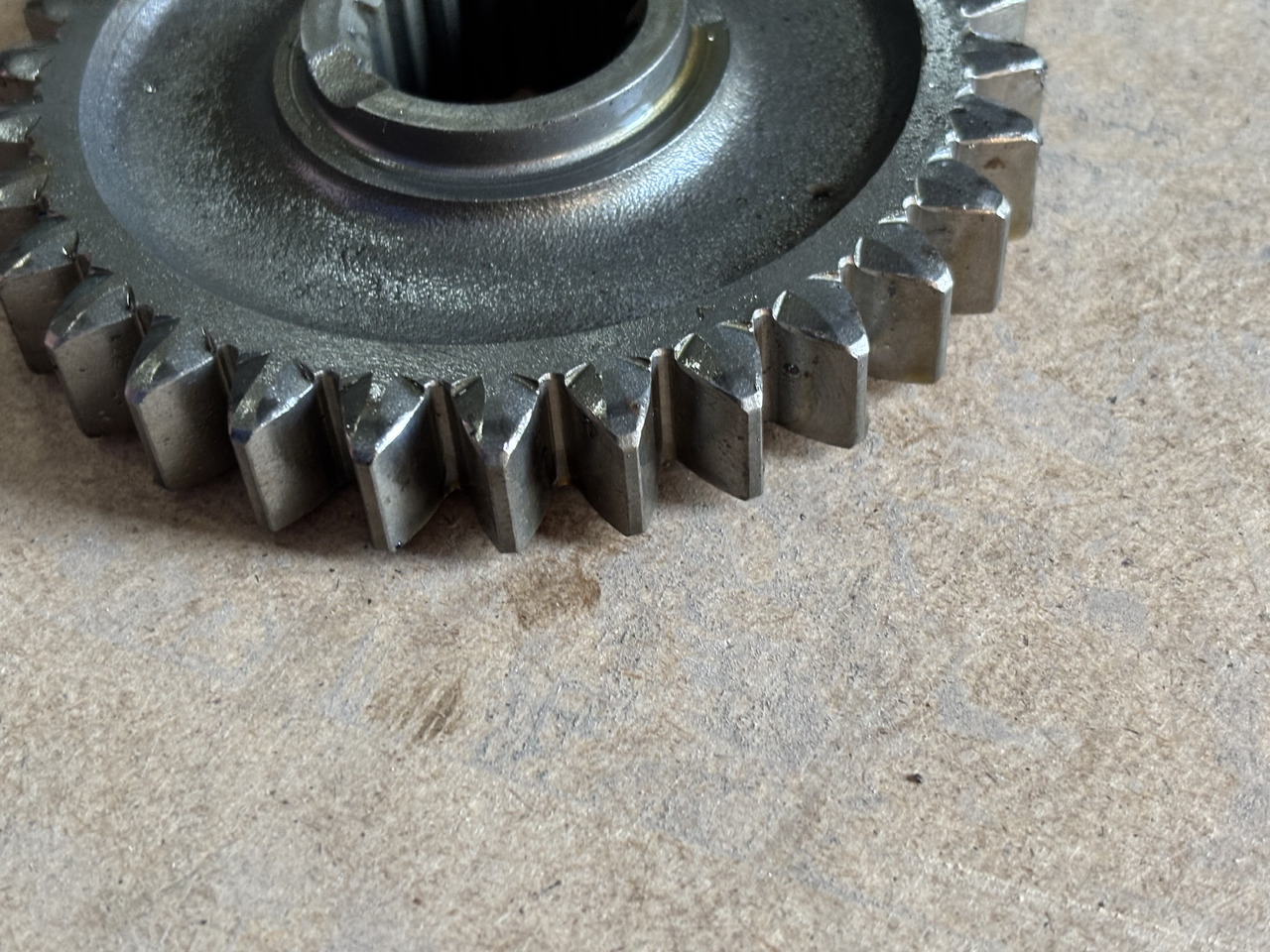 Fendt 307 308 309 310 311 312 Koło Zębate Walcowe 312100080060 - Boîte de vitesse et pièces pour Machine agricole: photos 3 Fendt 307 308 309 310 311 312 Koło Zębate Walcowe 312100080060 - Boîte de vitesse et pièces pour Machine agricole: photos 3