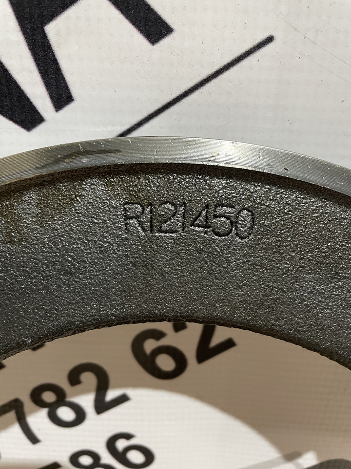 John Deere 6300 6100 6200 6400 - docisk skrzyni biegów R121450 - Boîte de vitesse et pièces pour Machine agricole: photos 2 John Deere 6300 6100 6200 6400 - docisk skrzyni biegów R121450 - Boîte de vitesse et pièces pour Machine agricole: photos 2