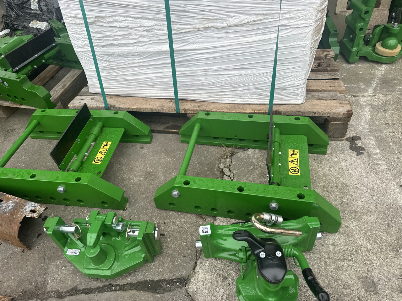 John deere zaczep k80 + szyny prowadnice - Carrosserie et extérieur pour Machine agricole: photos 2 John deere zaczep k80 + szyny prowadnice - Carrosserie et extérieur pour Machine agricole: photos 2