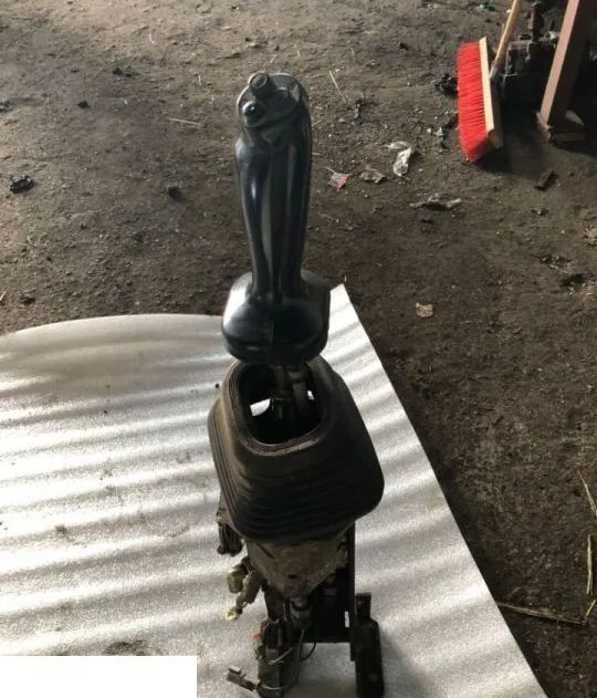 Joystick Liebherr L574 - Cabine et intérieur pour Chargeuse sur pneus: photos 1 Joystick Liebherr L574 - Cabine et intérieur pour Chargeuse sur pneus: photos 1