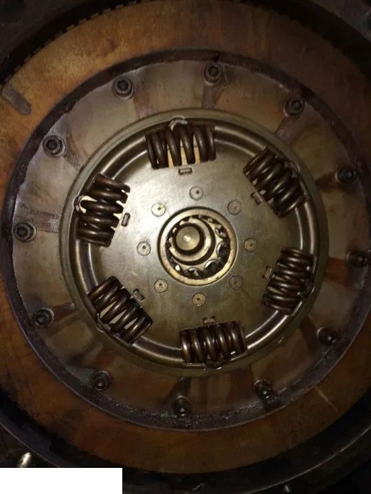 Liebherr 554 | 550 | 544 | 564 | 580 - Tłumik drgań - Moteur et pièces pour Chargeuse sur pneus: photos 1 Liebherr 554 | 550 | 544 | 564 | 580 - Tłumik drgań - Moteur et pièces pour Chargeuse sur pneus: photos 1