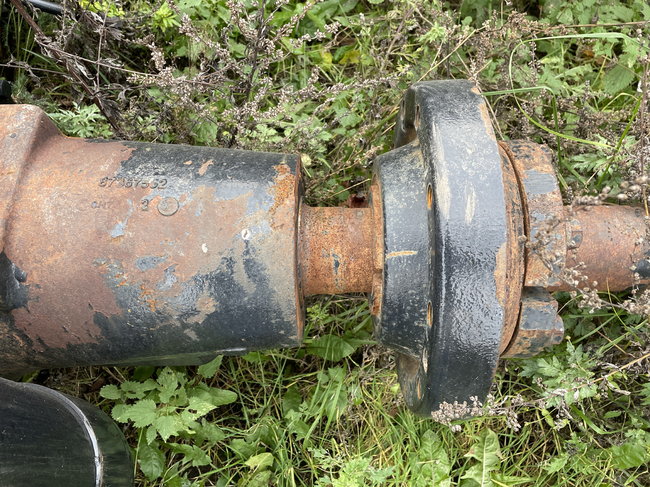 New Holland T8040 Case Magnum 310 - części - obudowa osi 87367552 - Essieu et pièces pour Tracteur agricole: photos 2 New Holland T8040 Case Magnum 310 - części - obudowa osi 87367552 - Essieu et pièces pour Tracteur agricole: photos 2