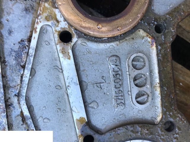 Perkins 1004.4 - Obudowa Rozrządu - Moteur et pièces pour Machine agricole: photos 4 Perkins 1004.4 - Obudowa Rozrządu - Moteur et pièces pour Machine agricole: photos 4