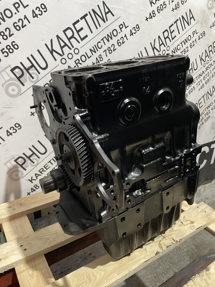Yanmar 3TNV84 - silnik głowica + blok - Moteur et pièces pour Machine agricole: photos 2 Yanmar 3TNV84 - silnik głowica + blok - Moteur et pièces pour Machine agricole: photos 2