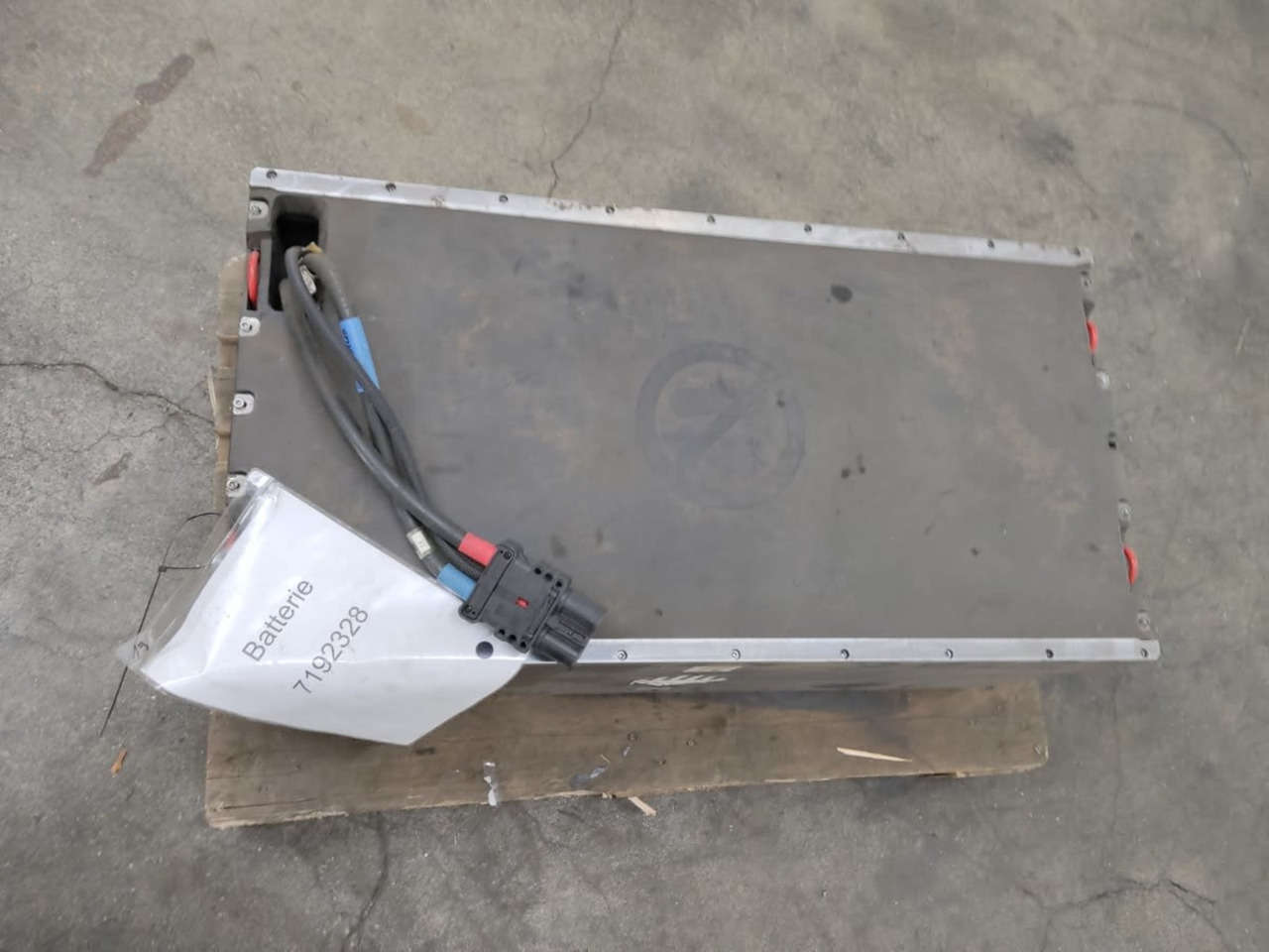 Battery BMZ 48V 268Ah/LiIon - Accumulateur pour Matériel de manutention: photos 4 Battery BMZ 48V 268Ah/LiIon - Accumulateur pour Matériel de manutention: photos 4
