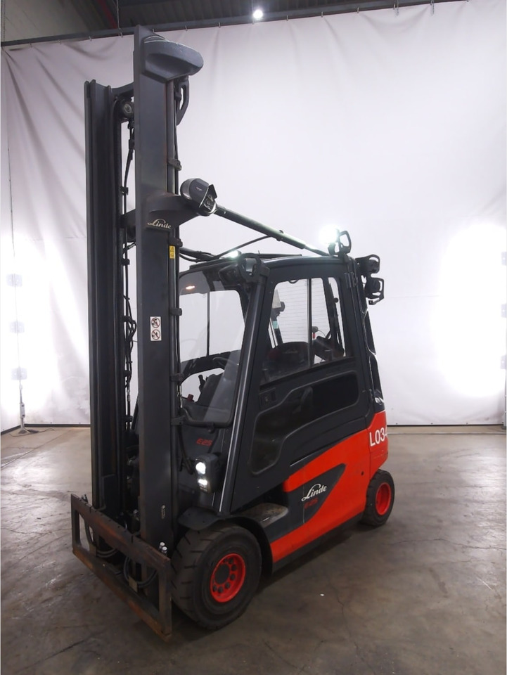 Linde E25-01 - Chariot élévateur électrique: photos 1 Linde E25-01 - Chariot élévateur électrique: photos 1