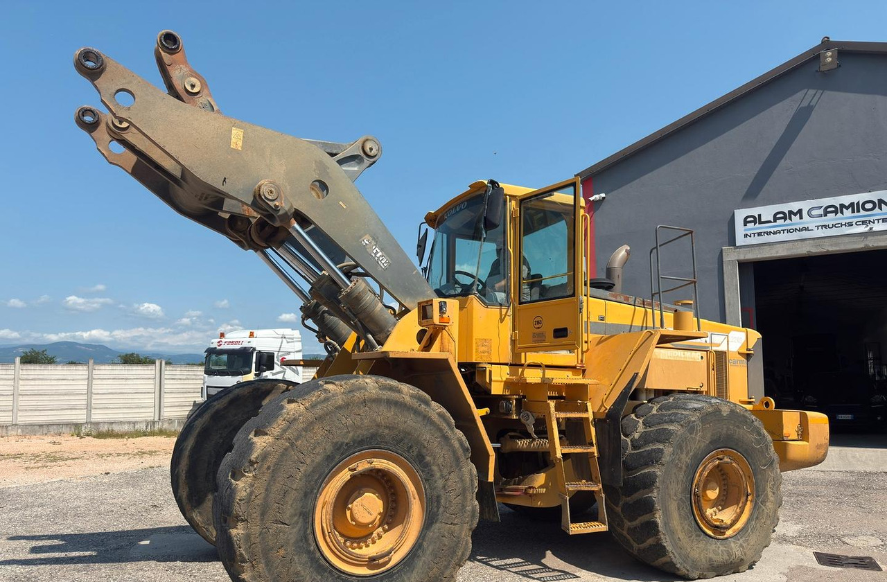 Pala gommata Volvo L 220 - Chargeuse sur pneus: photos 2 Pala gommata Volvo L 220 - Chargeuse sur pneus: photos 2