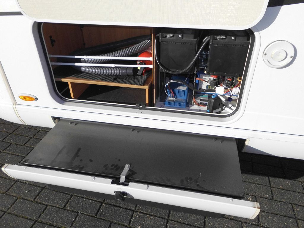 HYMER / ERIBA / HYMERCAR Tramp SL 704 Hubstützen, Solar, AHK uvm++++ - Camping-car profilé: photos 5 HYMER / ERIBA / HYMERCAR Tramp SL 704 Hubstützen, Solar, AHK uvm++++ - Camping-car profilé: photos 5