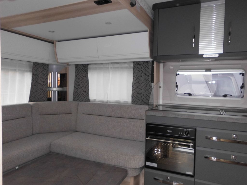 Hobby De Luxe 515 UHL 2000kg. Backofen, Dunsthaube + - Caravane: photos 5 Hobby De Luxe 515 UHL 2000kg. Backofen, Dunsthaube + - Caravane: photos 5