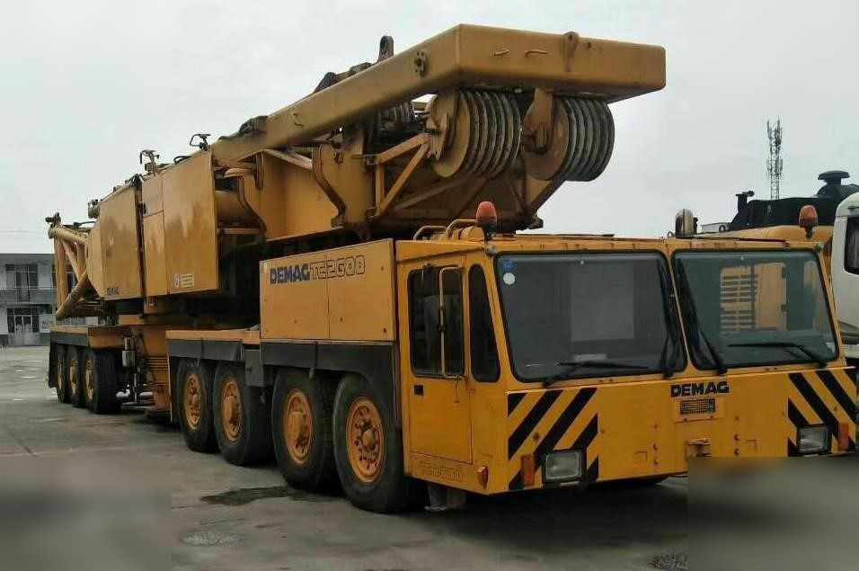 1991 DEMAG TC 2600 - Grue à montage rapide: photos 1 1991 DEMAG TC 2600 - Grue à montage rapide: photos 1