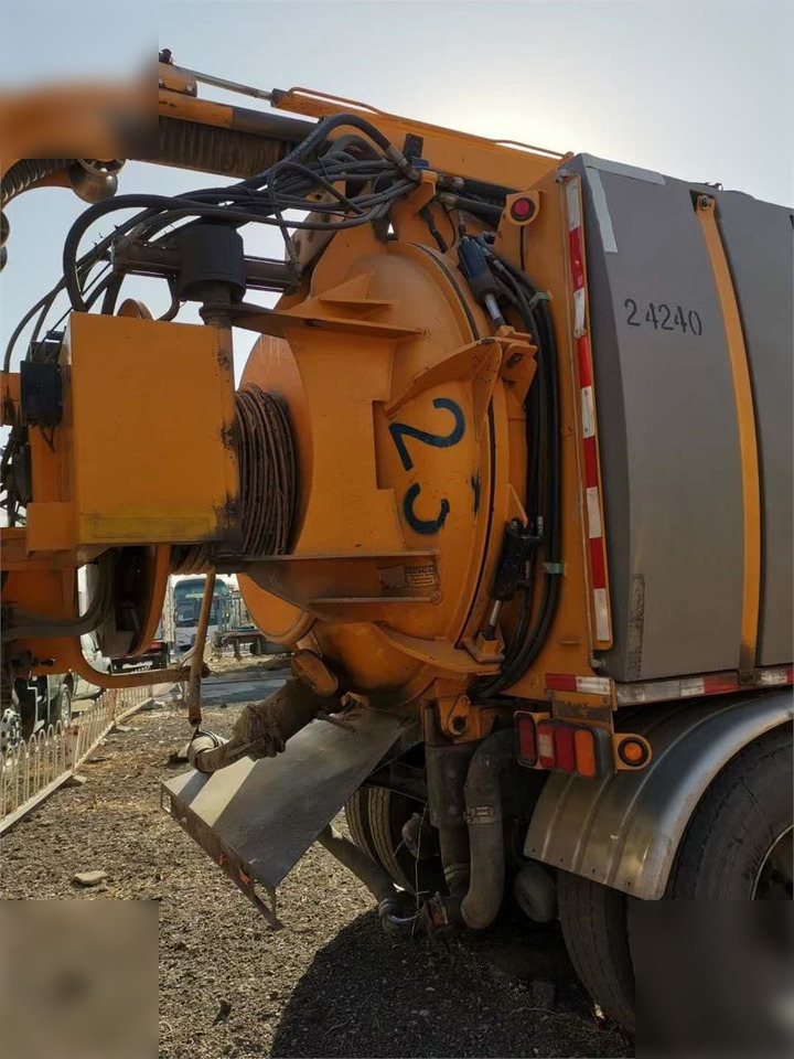 2007 AQUATECH B10 - Camion hydrocureur: photos 4 2007 AQUATECH B10 - Camion hydrocureur: photos 4