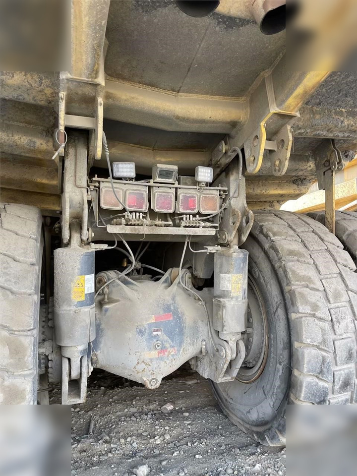 2011 KOMATSU HD465-7 - Tombereau rigide: photos 4 2011 KOMATSU HD465-7 - Tombereau rigide: photos 4