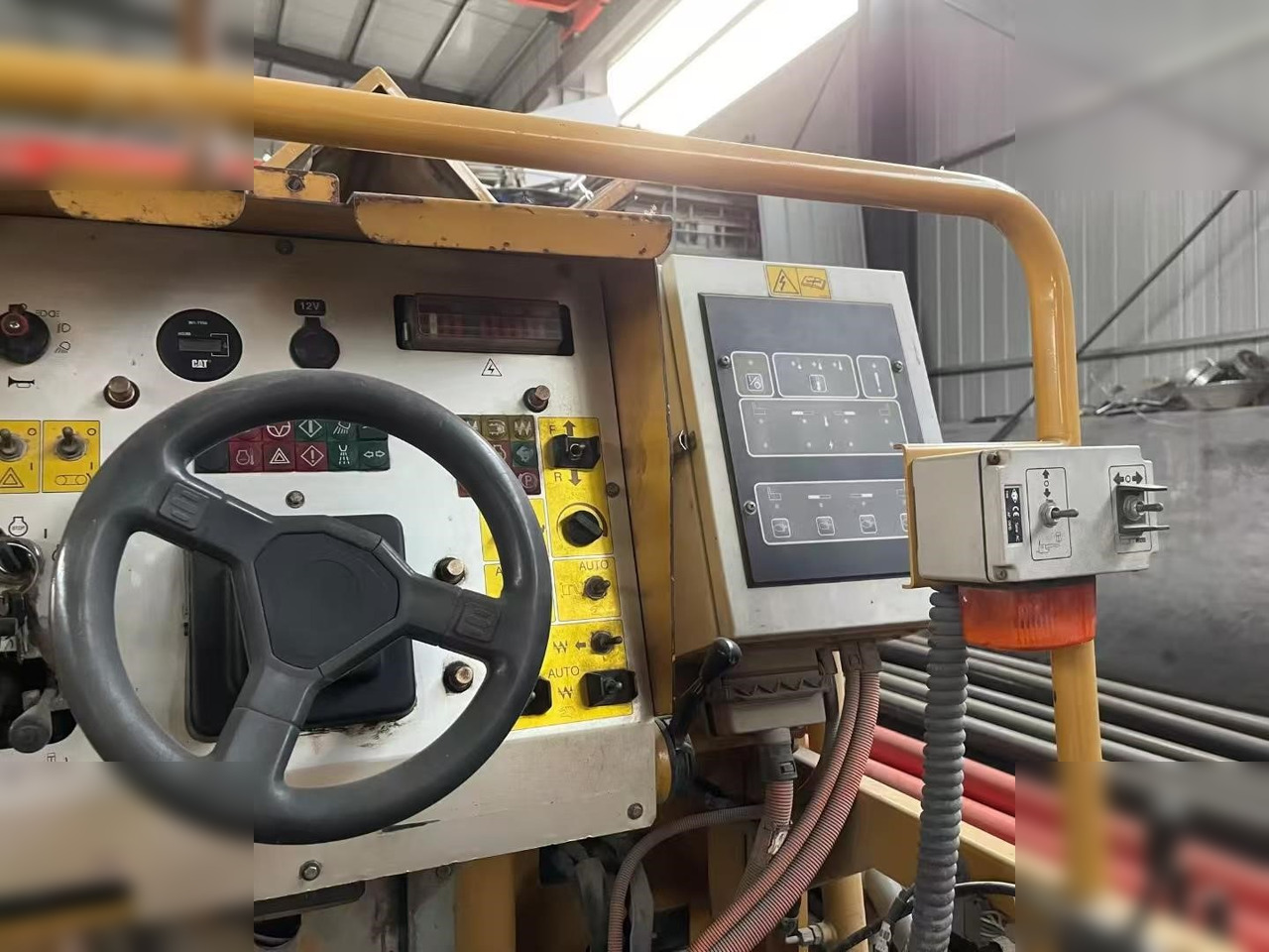 2013 CATERPILLAR AP-255E - Finisseur: photos 5 2013 CATERPILLAR AP-255E - Finisseur: photos 5