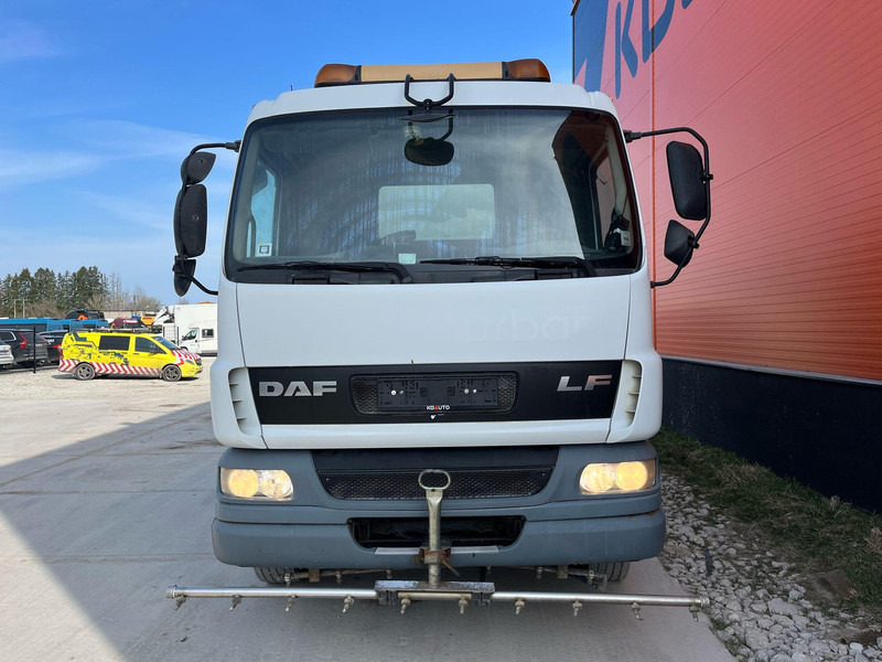 DAF LF 55.180 4x2 Schmidt SK 600 Dual LP - Balayeuse de voirie: photos 2 DAF LF 55.180 4x2 Schmidt SK 600 Dual LP - Balayeuse de voirie: photos 2