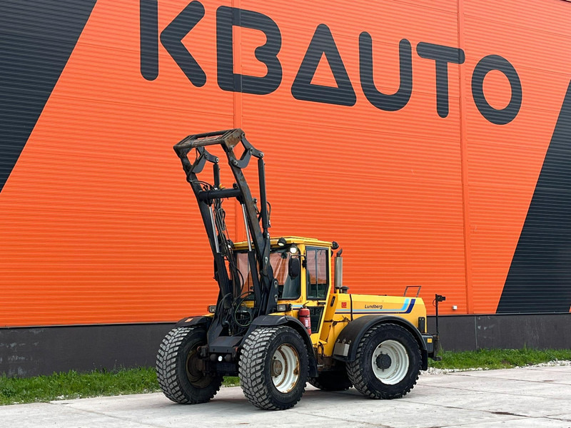 LUNDBERG 6200 LSE 4x4 AC - Chargeuse sur pneus: photos 1 LUNDBERG 6200 LSE 4x4 AC - Chargeuse sur pneus: photos 1