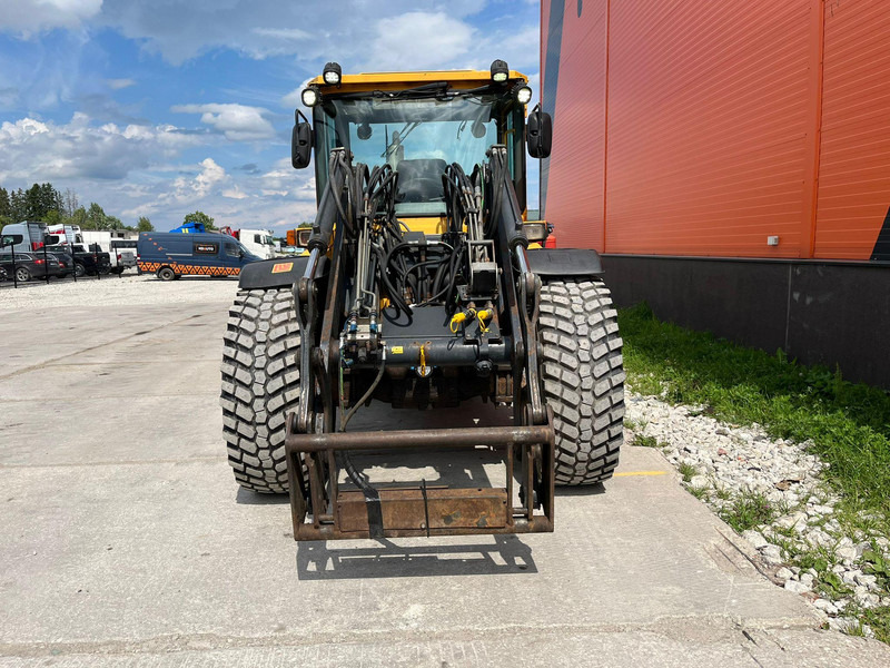 LUNDBERG 6200 LSE 4x4 AC - Chargeuse sur pneus: photos 3 LUNDBERG 6200 LSE 4x4 AC - Chargeuse sur pneus: photos 3