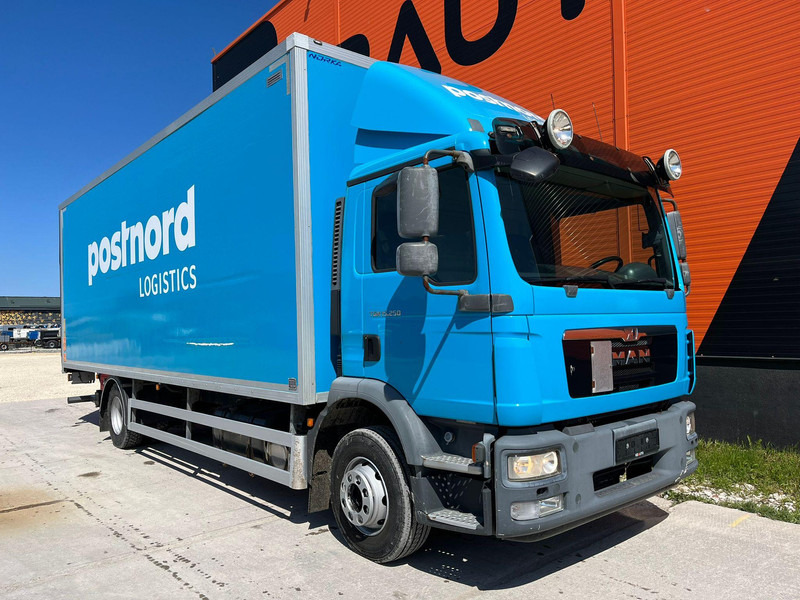 MAN TGM 15.250 4x2 BOX L=7531 mm - Camion fourgon: photos 3 MAN TGM 15.250 4x2 BOX L=7531 mm - Camion fourgon: photos 3