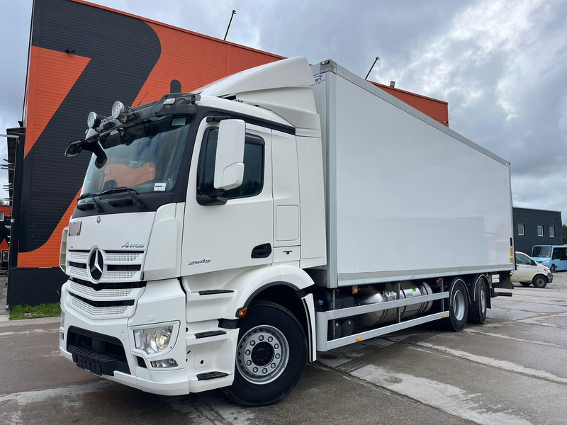 Mercedes-Benz Antos 2545 6x2*4 THERMOKING CO2 / BOX L=8427 mm - Camion frigorifique: photos 2 Mercedes-Benz Antos 2545 6x2*4 THERMOKING CO2 / BOX L=8427 mm - Camion frigorifique: photos 2