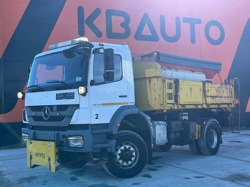 Mercedes-Benz Axor 1824 4x4 POSSIBLE TO BUY WITH SPREADER & FRONT PLOW - Camion benne: photos 1 Mercedes-Benz Axor 1824 4x4 POSSIBLE TO BUY WITH SPREADER & FRONT PLOW - Camion benne: photos 1