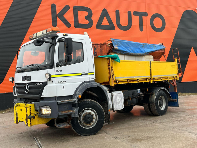 Mercedes-Benz Axor 1824 4x4 POSSIBLE TO BUY WITH SPREADER & FRONT PLOW - Camion benne: photos 1 Mercedes-Benz Axor 1824 4x4 POSSIBLE TO BUY WITH SPREADER & FRONT PLOW - Camion benne: photos 1