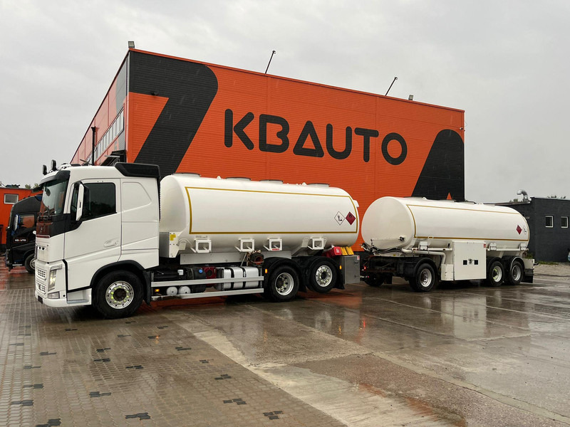 ROHR ANH-A-ZE 26 TOTAL CAPACITY 29900 I / 8250+6750+6850+8050 I - Remorque citerne: photos 2 ROHR ANH-A-ZE 26 TOTAL CAPACITY 29900 I / 8250+6750+6850+8050 I - Remorque citerne: photos 2