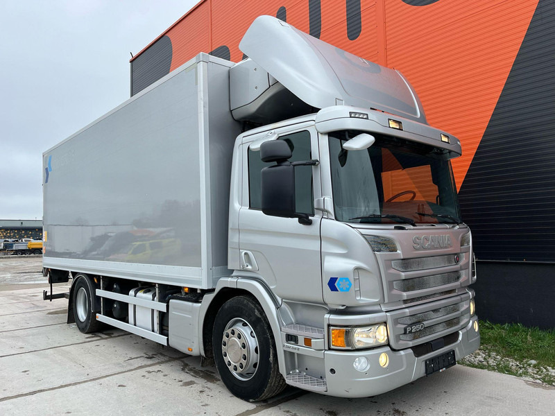 Scania P 250 4x2 THERMOKING / BOX L=6440 mm - Camion frigorifique: photos 3 Scania P 250 4x2 THERMOKING / BOX L=6440 mm - Camion frigorifique: photos 3