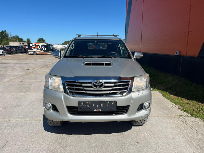 Toyota Hilux 4x4 - Pick-up: photos 3 Toyota Hilux 4x4 - Pick-up: photos 3
