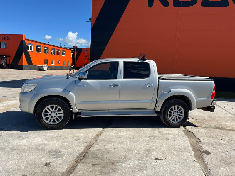 Pick-up Toyota Hilux 4x4: photos 10