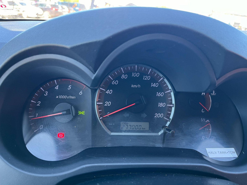 Pick-up Toyota Hilux 4x4: photos 15