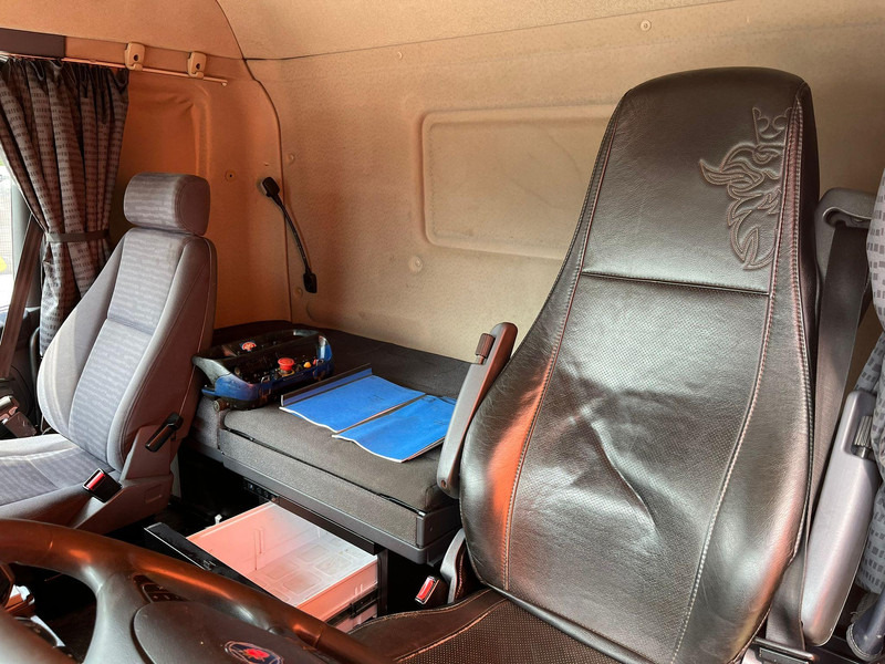 Tracteur routier Scania R 560 6x2 HMF2220 K4 / RETARDER: photos 19 Tracteur routier Scania R 560 6x2 HMF2220 K4 / RETARDER: photos 19