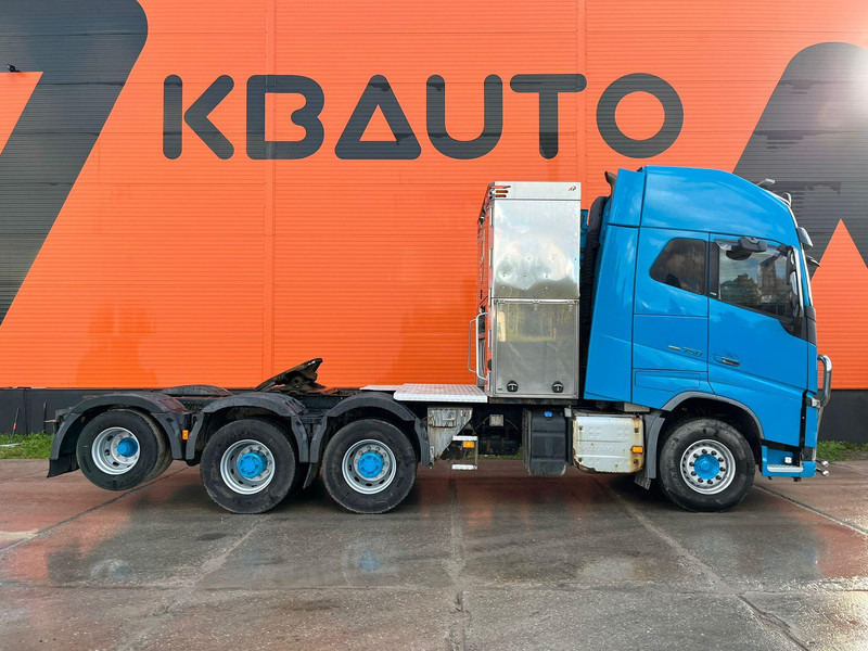 Volvo FH 16 750 8x4 GCW 130 ton / GLOBE XL / HYDRAULICS / BIG AXLES - Tracteur routier: photos 4 Volvo FH 16 750 8x4 GCW 130 ton / GLOBE XL / HYDRAULICS / BIG AXLES - Tracteur routier: photos 4