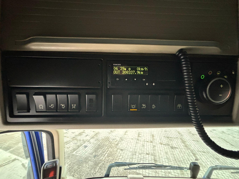 Tracteur routier Volvo FH 540 6x4 GCW 80 ton / RETARDER / HYDRAULICS / TANDEM AXLE LIFT / BIG AXLES: photos 19 Tracteur routier Volvo FH 540 6x4 GCW 80 ton / RETARDER / HYDRAULICS / TANDEM AXLE LIFT / BIG AXLES: photos 19