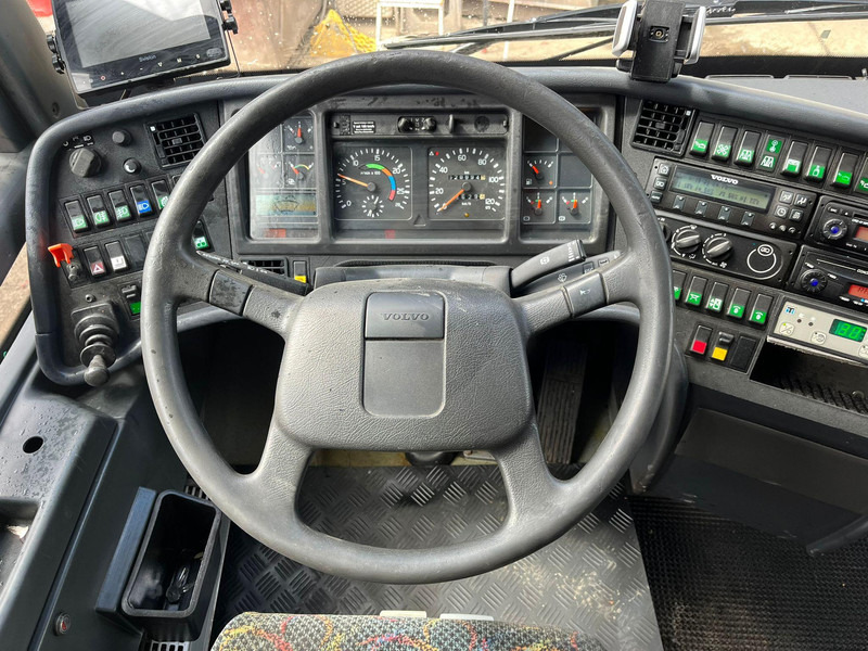 Bus interurbain Volvo B12M 4x2 14 SEATS / AC / AUXILIARY HEATING / WC / KITCHEN: photos 15