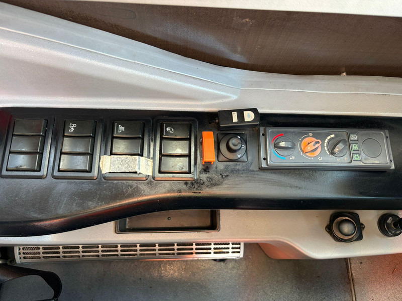 Bus urbain Volvo B5LH 7900 4x2 HYBRID / AC / AUXILIARY HEATING: photos 12 Bus urbain Volvo B5LH 7900 4x2 HYBRID / AC / AUXILIARY HEATING: photos 12