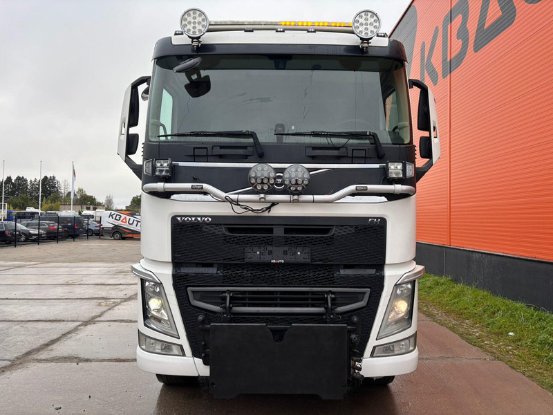 Volvo FH 540 6x4 RETARDER / TANDEM AXLE LIFT / SNOWPLOW EQUIPMENT / BOX L = 4473 mm - Camion benne: photos 3 Volvo FH 540 6x4 RETARDER / TANDEM AXLE LIFT / SNOWPLOW EQUIPMENT / BOX L = 4473 mm - Camion benne: photos 3